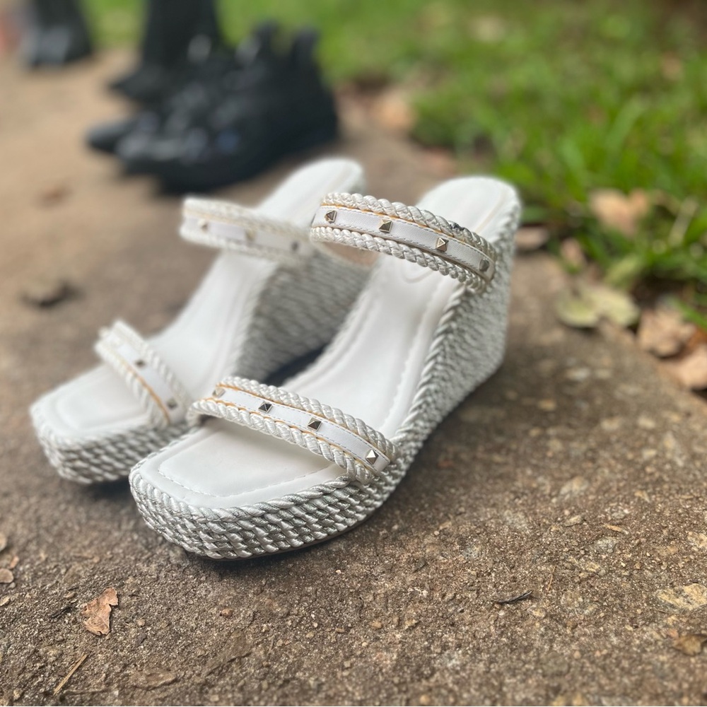 Elegant White House Black Market White Wedge Sandals. Size 8.5